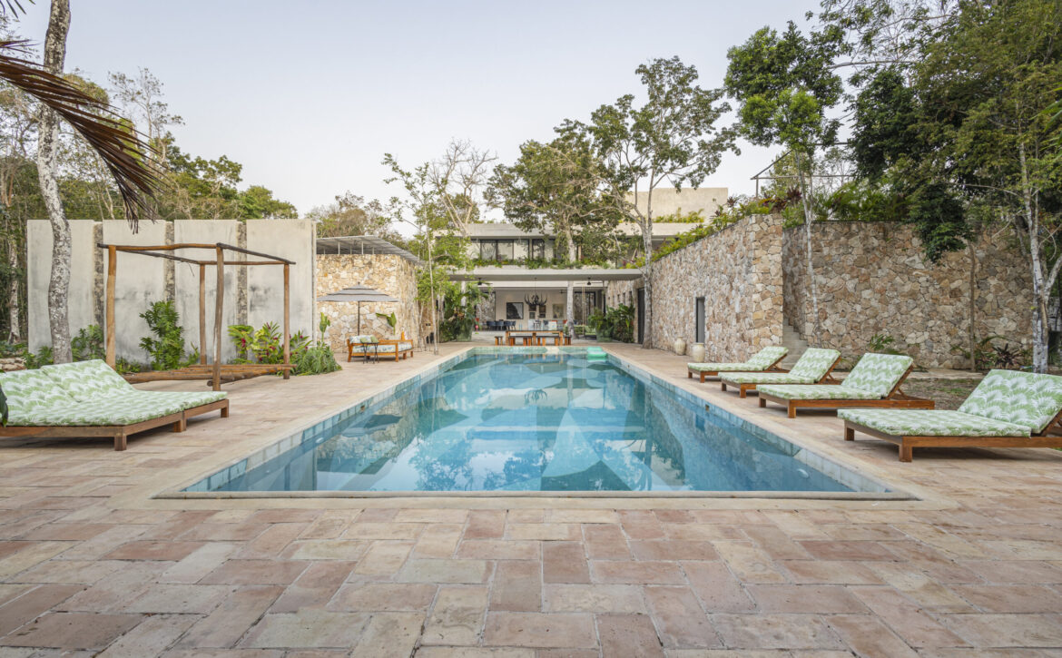 asa Xolo Luxury Tennis Property
