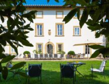 Tuscan Countryside Villa with private tennis court