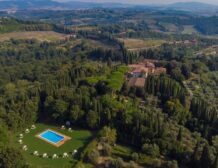 Tuscan Countryside Villa with private tennis court