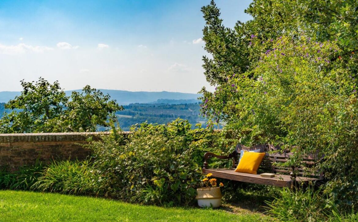 Tuscan Countryside Villa with private tennis court