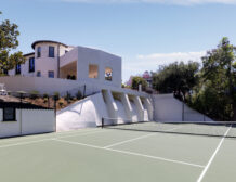 Discover Los Feliz Tennis Villa