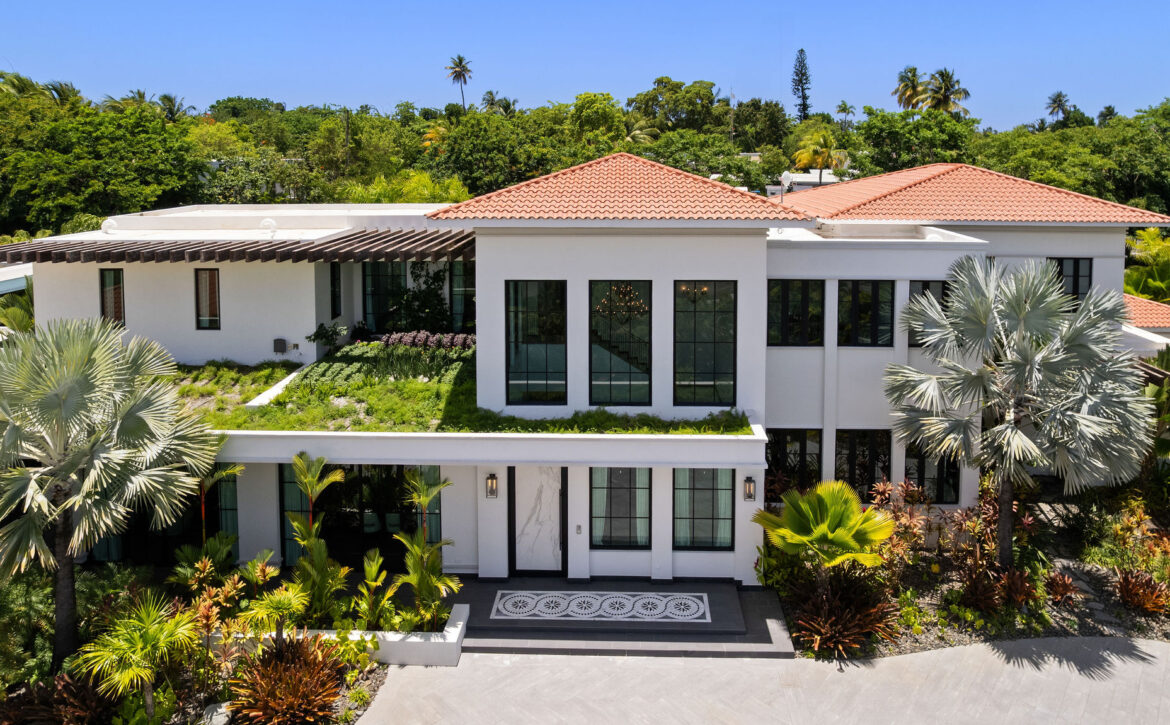 Villa Avenza Dorado