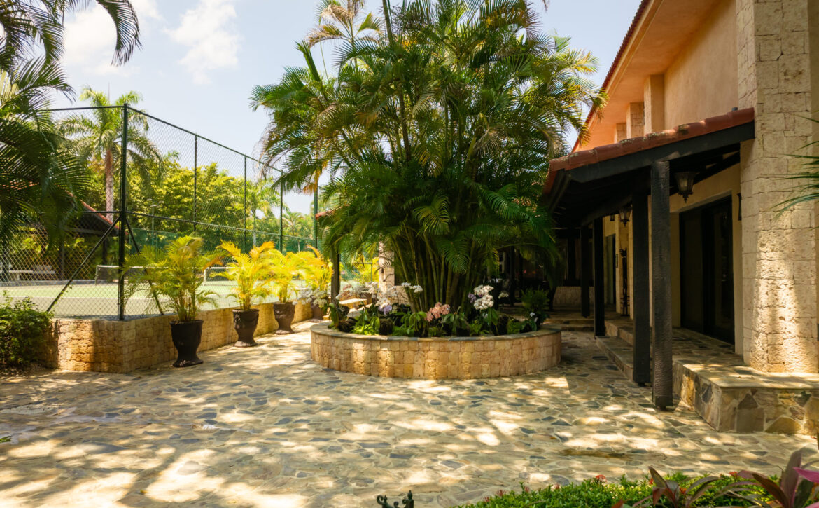 The Tennis Villa in Cabrera